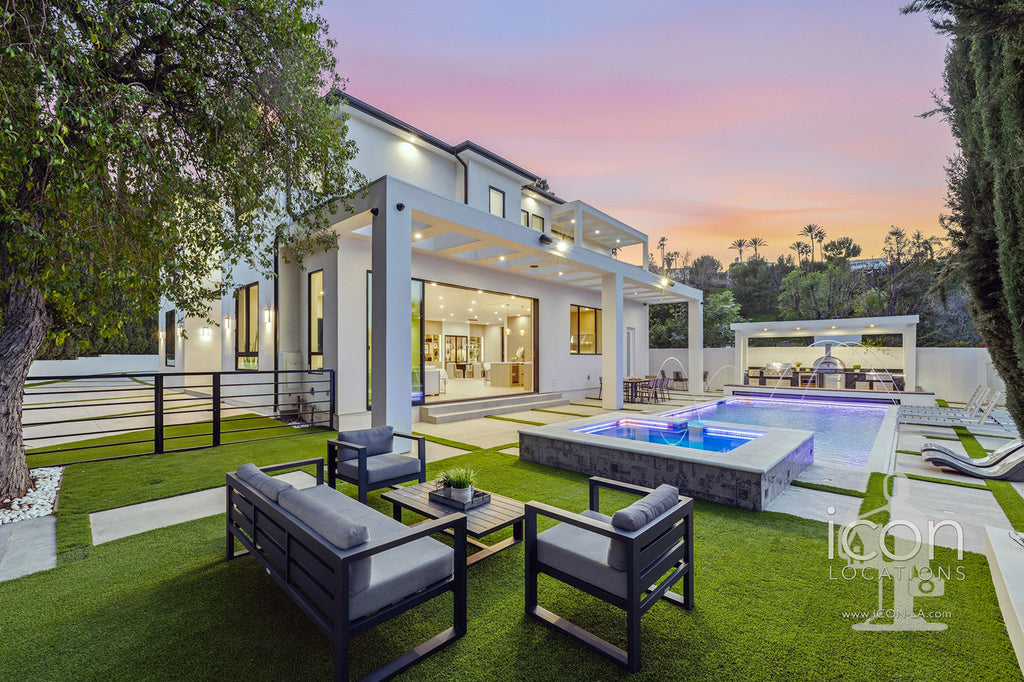 Modern Colonial - COLO2052