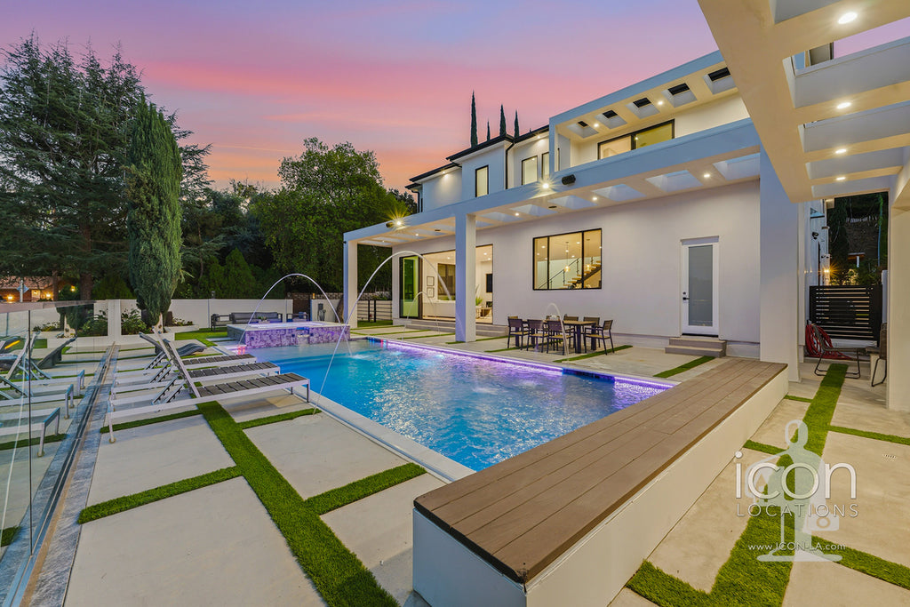 Modern Colonial - COLO2052