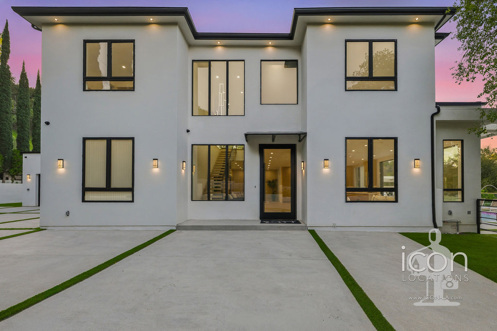 Modern Colonial - COLO2052