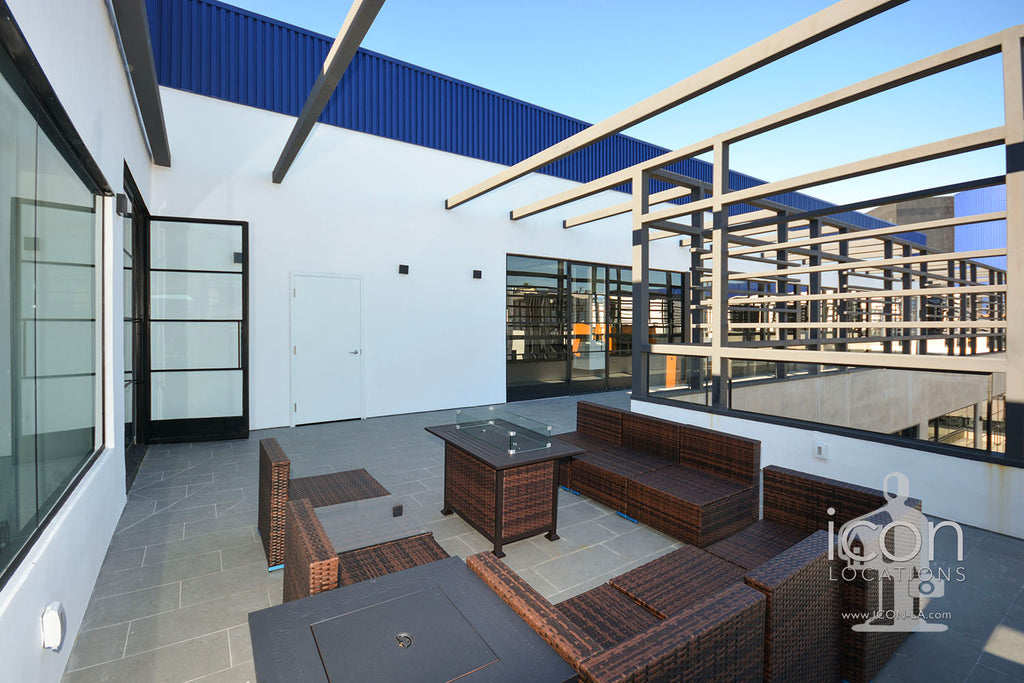 COMM2082-Offices, Elevators, Retail Space, Parking Garage
