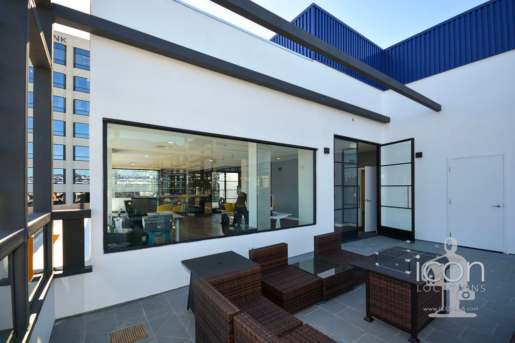 COMM2082-Offices, Elevators, Retail Space, Parking Garage