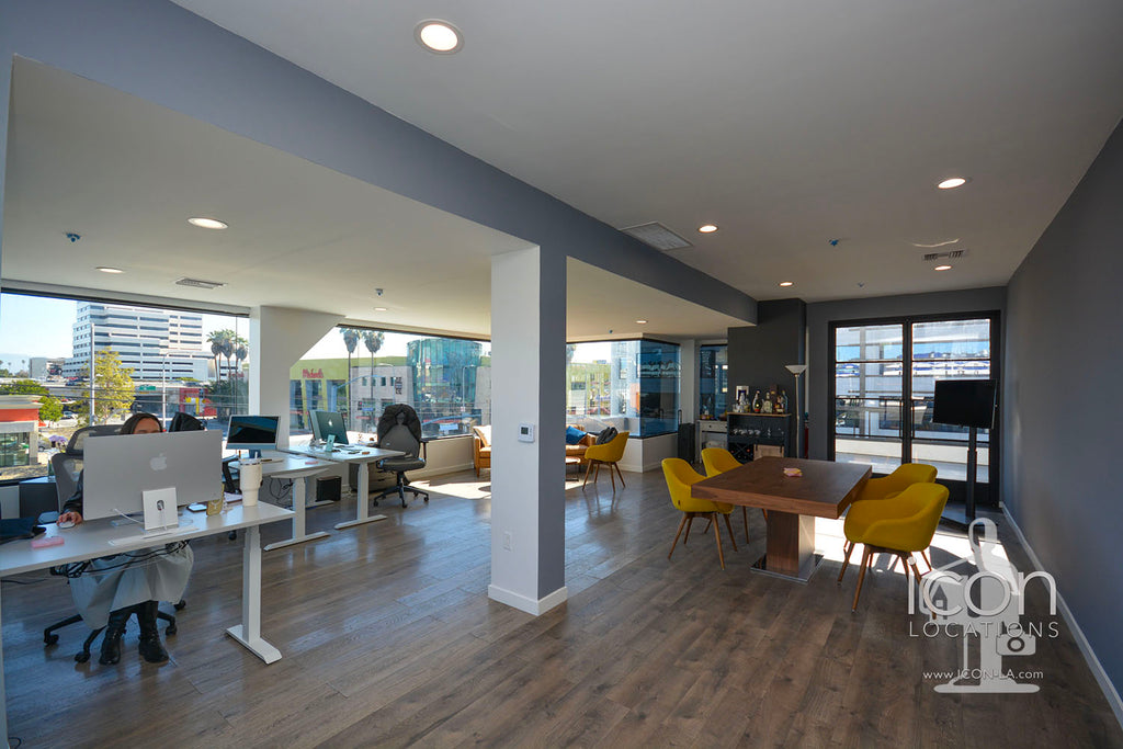 COMM2082-Offices, Elevators, Retail Space, Parking Garage