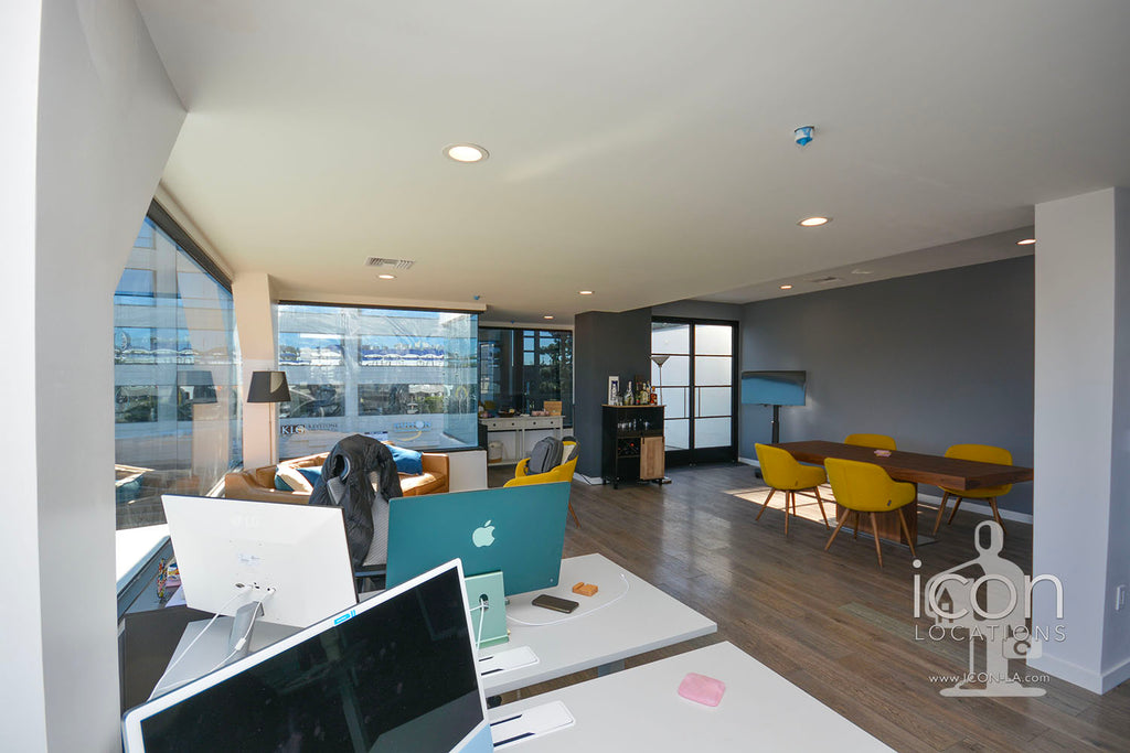 COMM2082-Offices, Elevators, Retail Space, Parking Garage