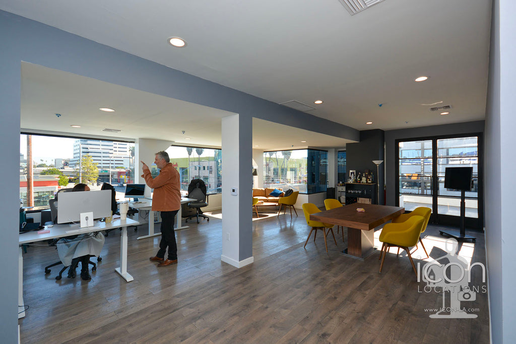 COMM2082-Offices, Elevators, Retail Space, Parking Garage