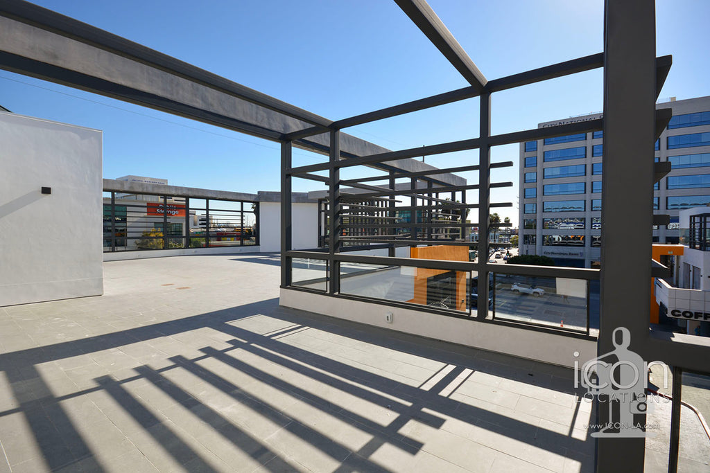 COMM2082-Offices, Elevators, Retail Space, Parking Garage