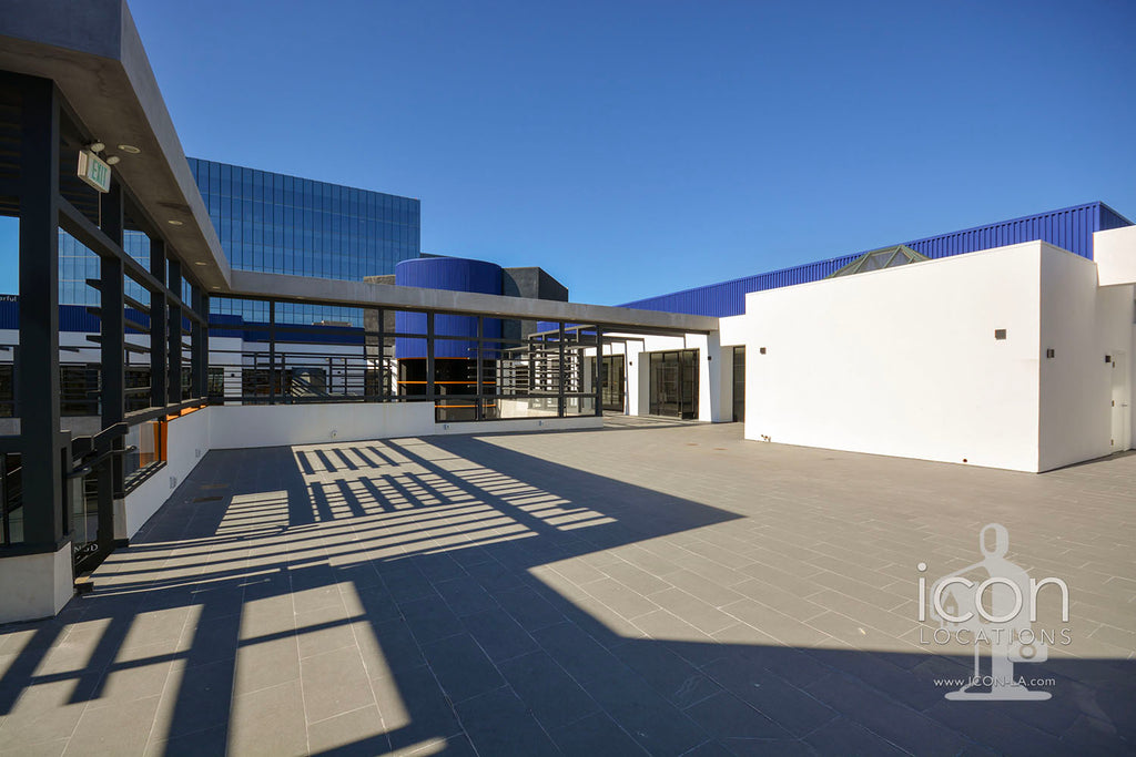COMM2082-Offices, Elevators, Retail Space, Parking Garage
