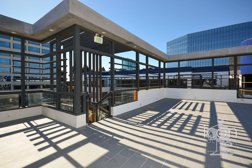 COMM2082-Offices, Elevators, Retail Space, Parking Garage