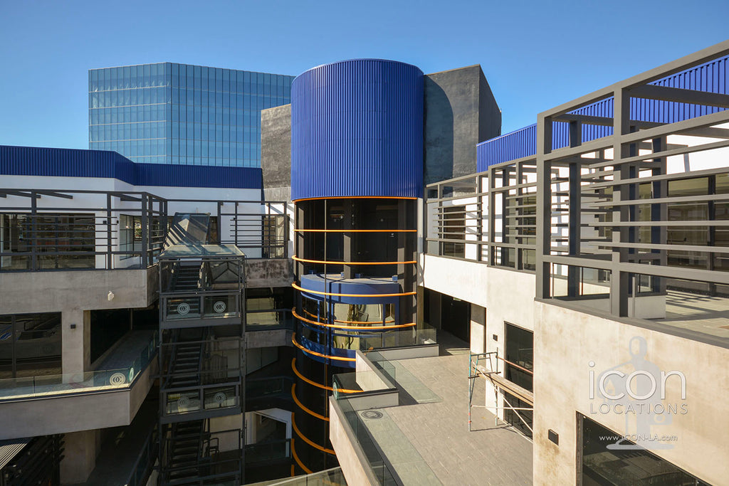 COMM2082-Offices, Elevators, Retail Space, Parking Garage