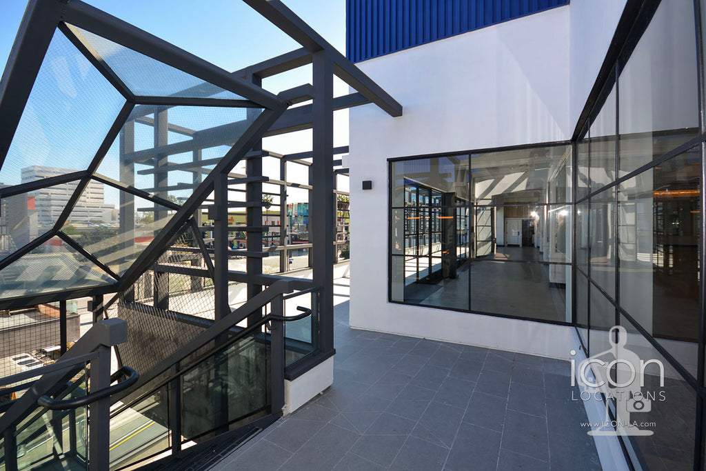 COMM2082-Offices, Elevators, Retail Space, Parking Garage
