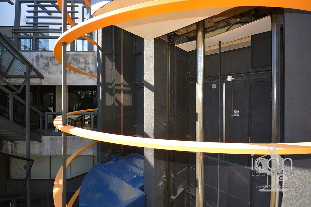 COMM2082-Offices, Elevators, Retail Space, Parking Garage