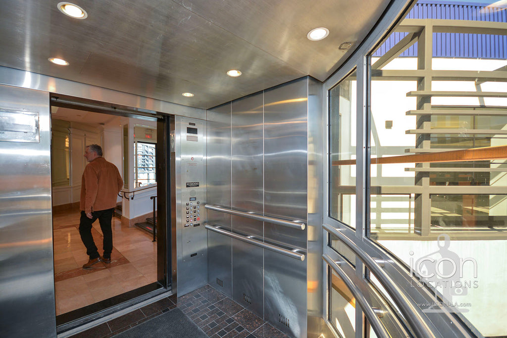 COMM2082-Offices, Elevators, Retail Space, Parking Garage