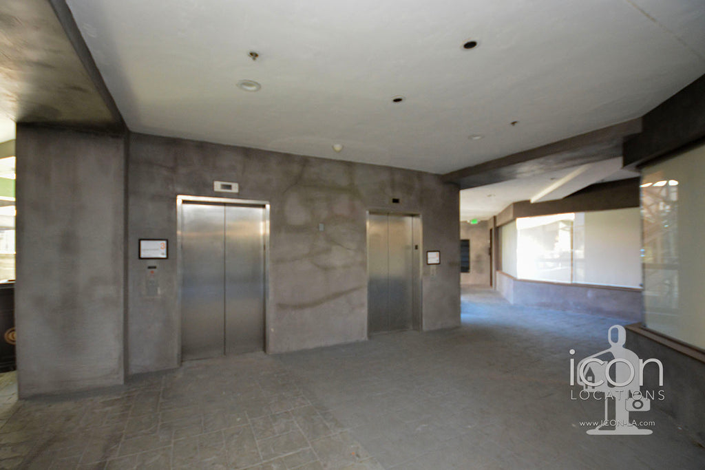 COMM2082-Offices, Elevators, Retail Space, Parking Garage