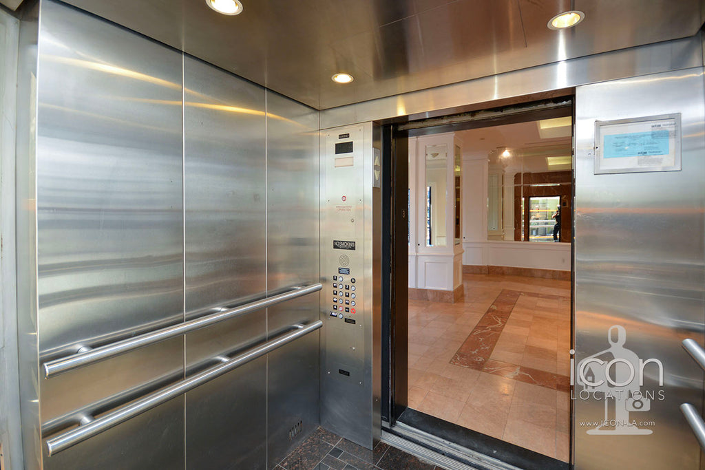COMM2082-Offices, Elevators, Retail Space, Parking Garage