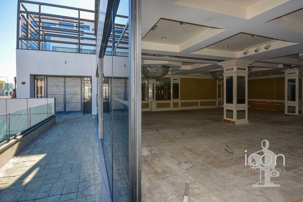 COMM2082-Offices, Elevators, Retail Space, Parking Garage