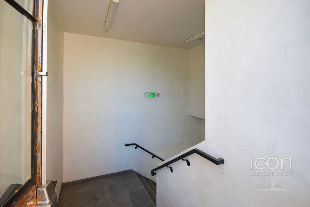 COMM2082-Offices, Elevators, Retail Space, Parking Garage