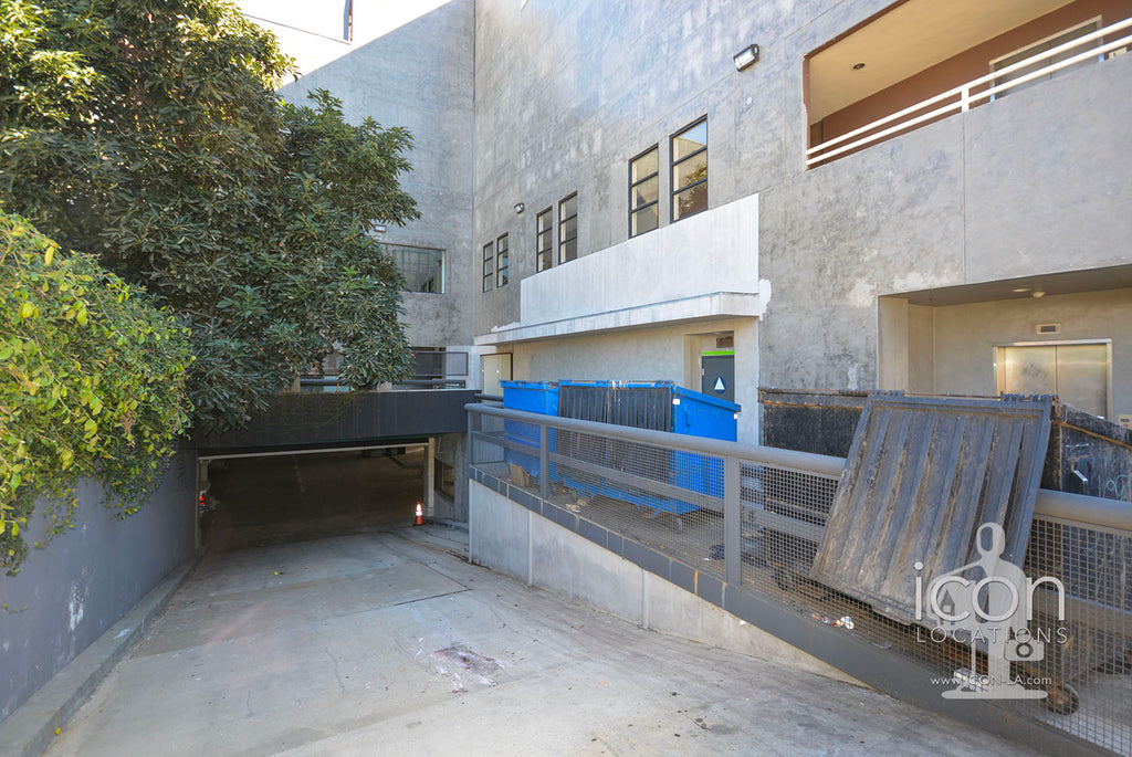 COMM2082-Offices, Elevators, Retail Space, Parking Garage