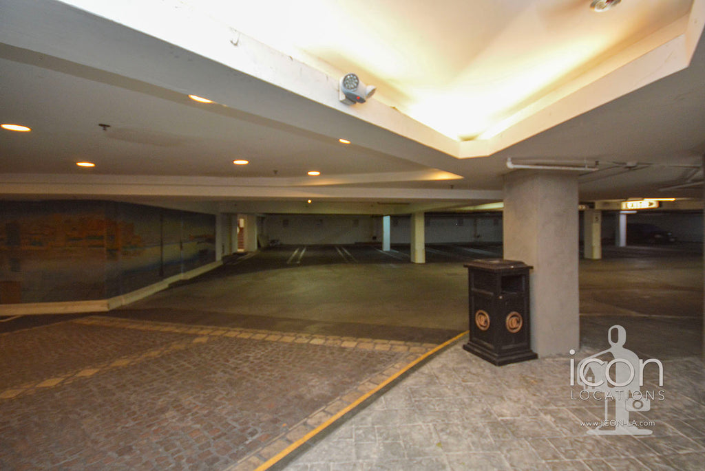COMM2082-Offices, Elevators, Retail Space, Parking Garage