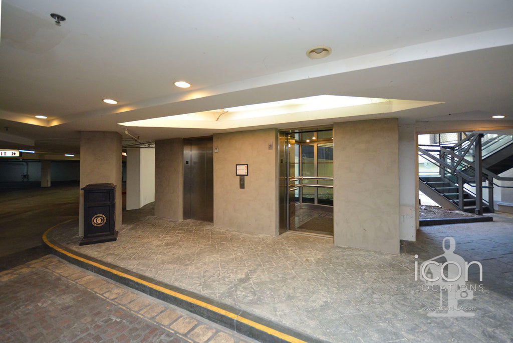COMM2082-Offices, Elevators, Retail Space, Parking Garage