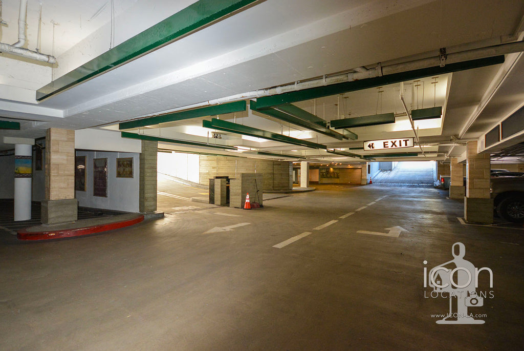 COMM2082-Offices, Elevators, Retail Space, Parking Garage