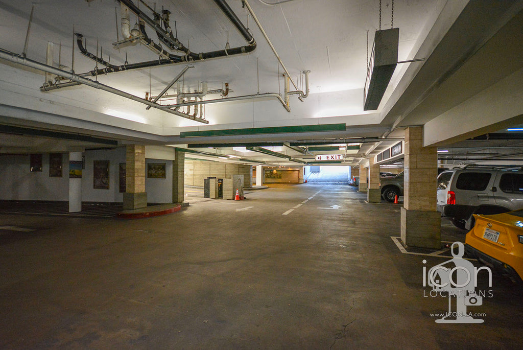 COMM2082-Offices, Elevators, Retail Space, Parking Garage