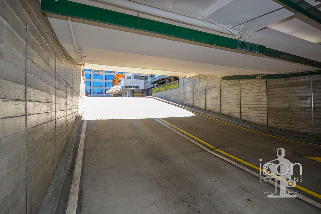 COMM2082-Offices, Elevators, Retail Space, Parking Garage