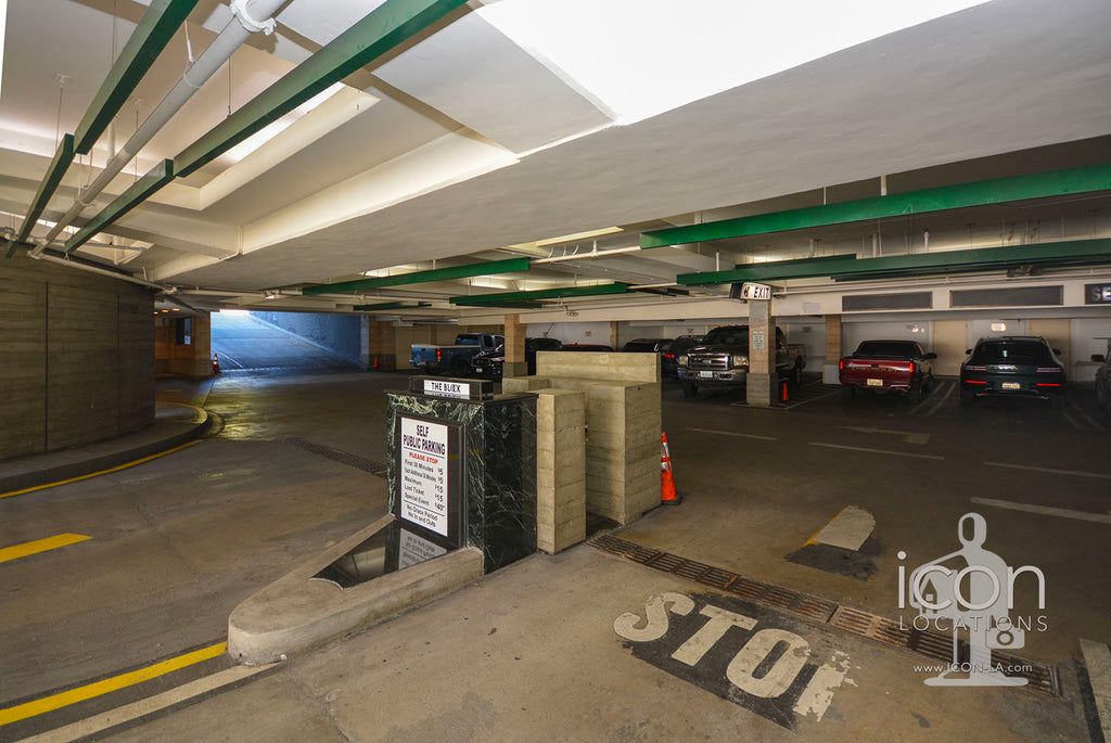 COMM2082-Offices, Elevators, Retail Space, Parking Garage