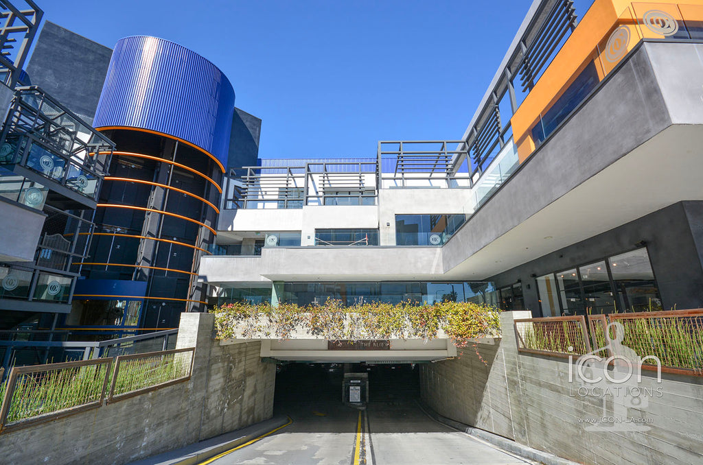 COMM2082-Offices, Elevators, Retail Space, Parking Garage