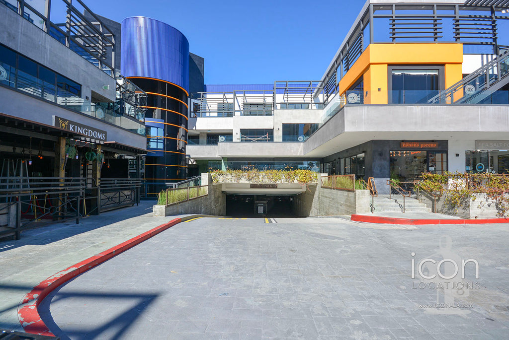 COMM2082-Offices, Elevators, Retail Space, Parking Garage