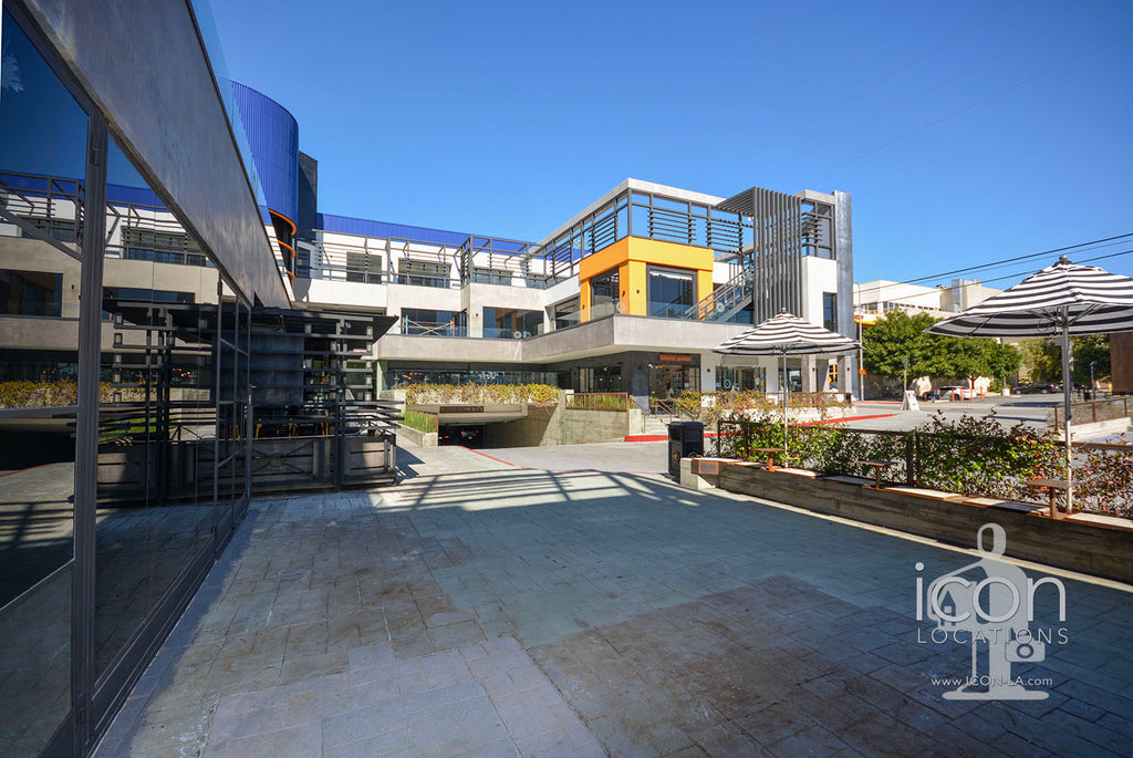 COMM2082-Offices, Elevators, Retail Space, Parking Garage