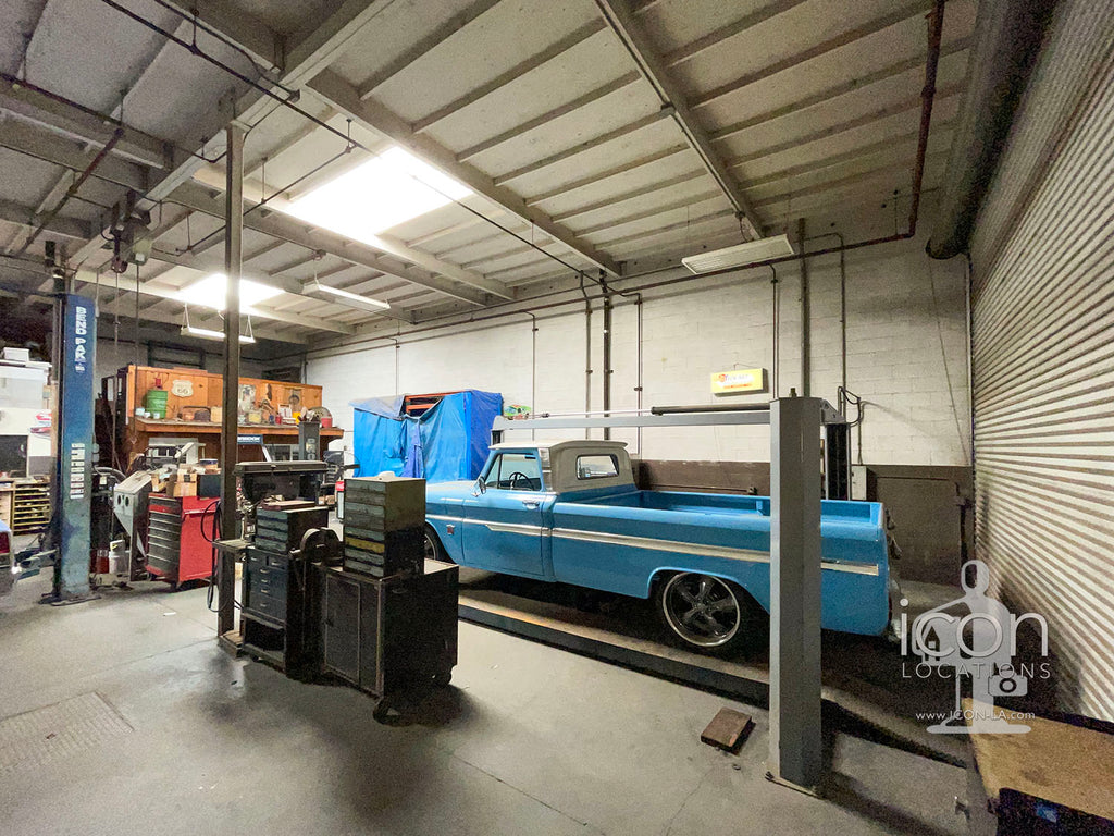 Gas Station, Auto Repair, Tire Service, Auto Parts - COMM2086