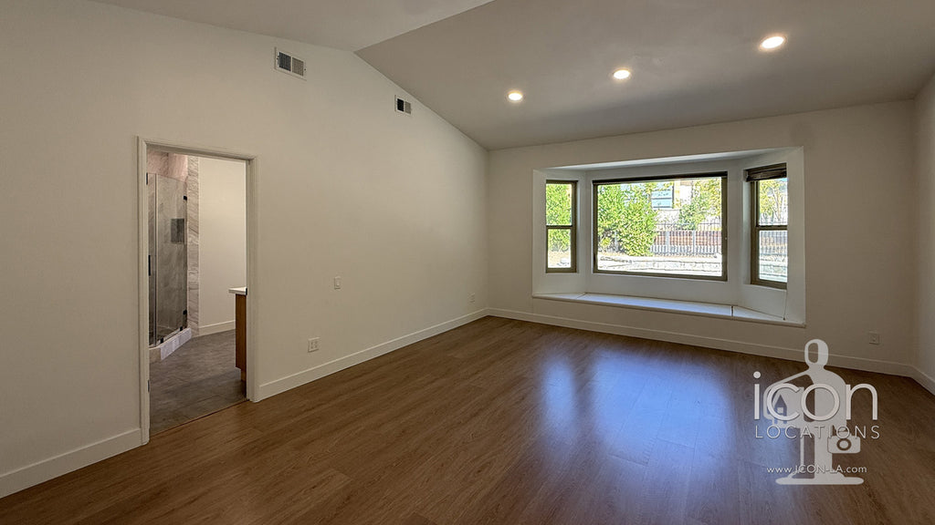 Contemporary - CONT2053