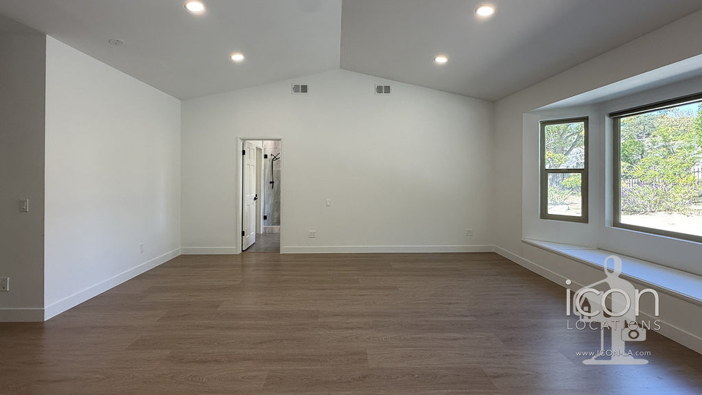 Contemporary - CONT2053