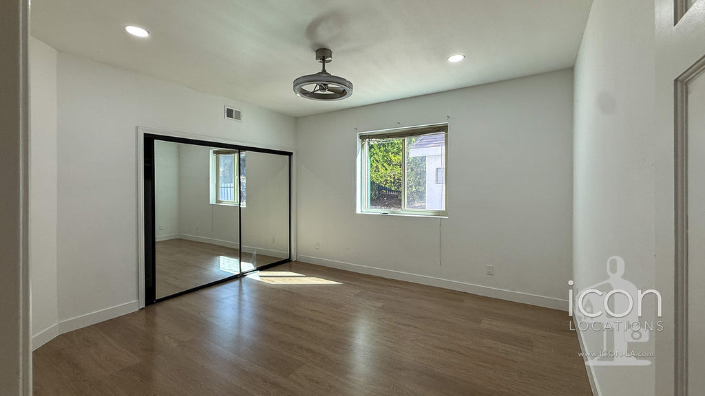 Contemporary - CONT2053