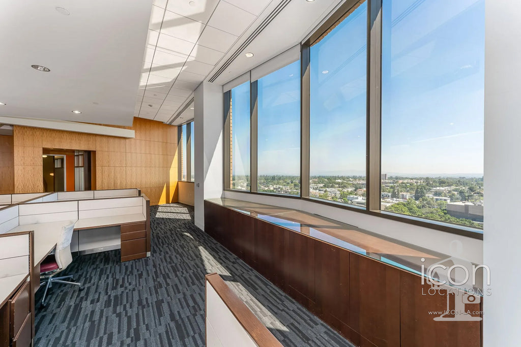 COMM3992 - Offices/Penthouse/Roof Deck