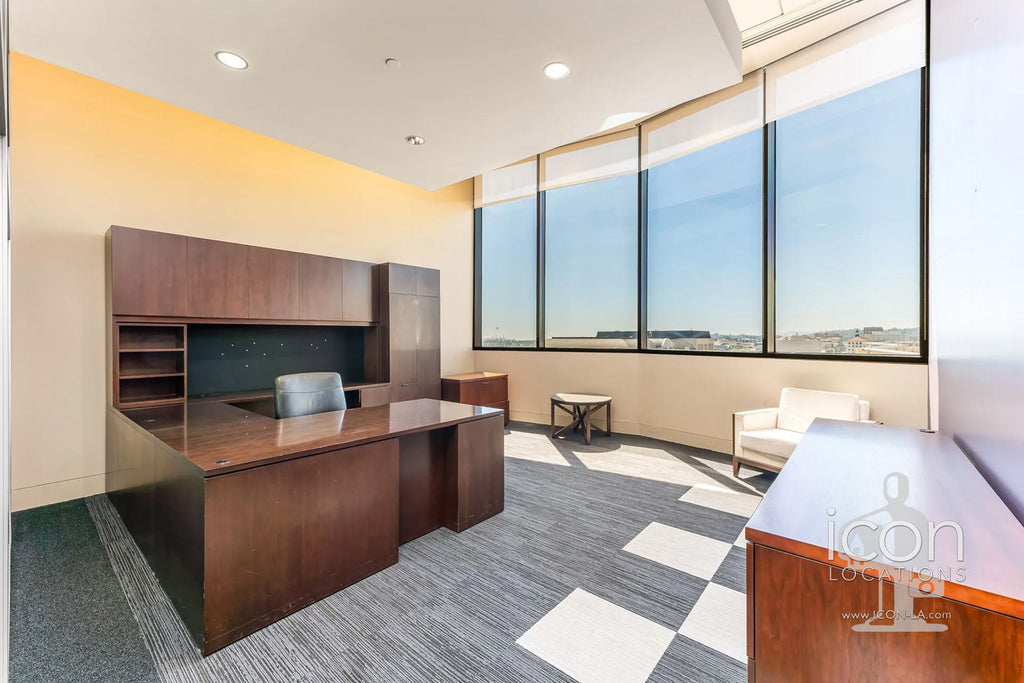 COMM3992 - Offices/Penthouse/Roof Deck
