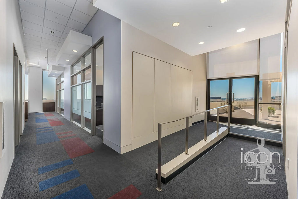 COMM3992 - Offices/Penthouse/Roof Deck