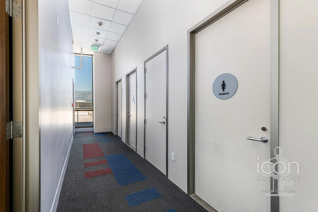 COMM3992 - Offices/Penthouse/Roof Deck