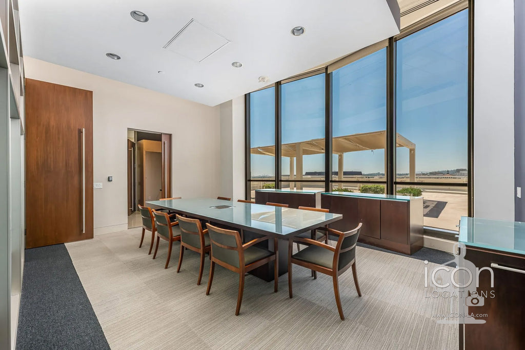 COMM3992 - Offices/Penthouse/Roof Deck