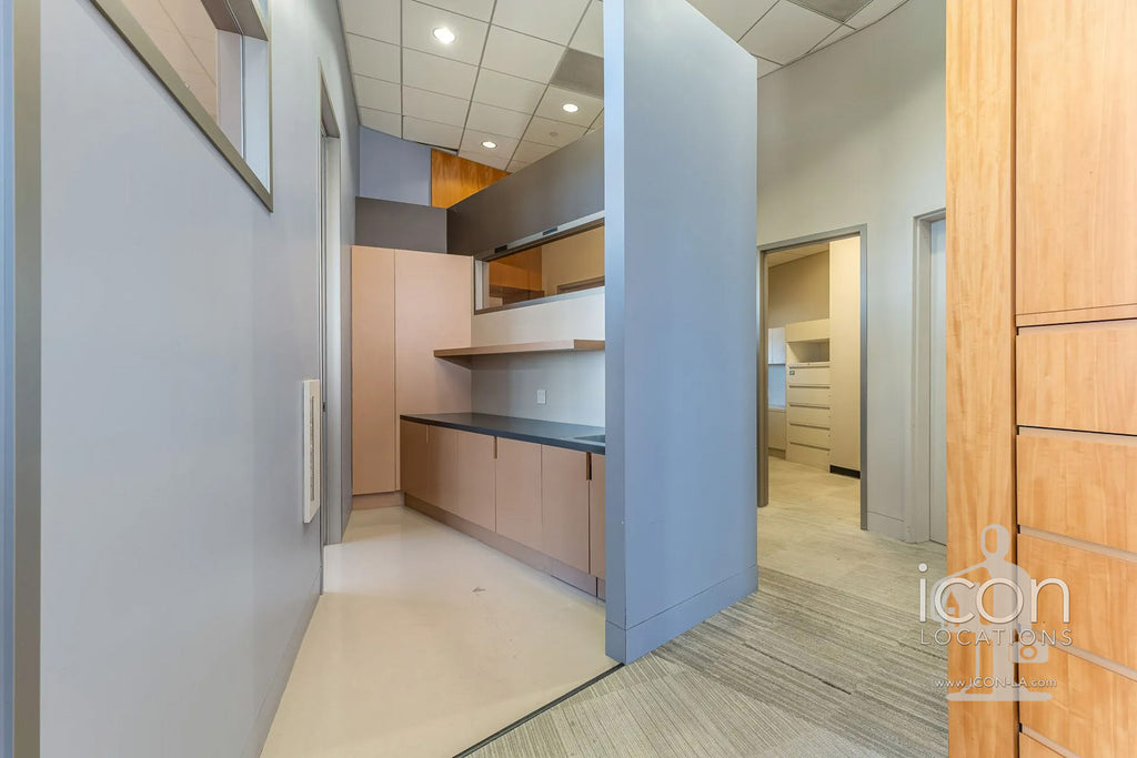 COMM3992 - Offices/Penthouse/Roof Deck