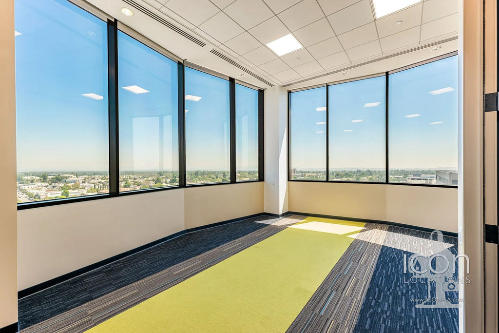 COMM3992 - Offices/Penthouse/Roof Deck