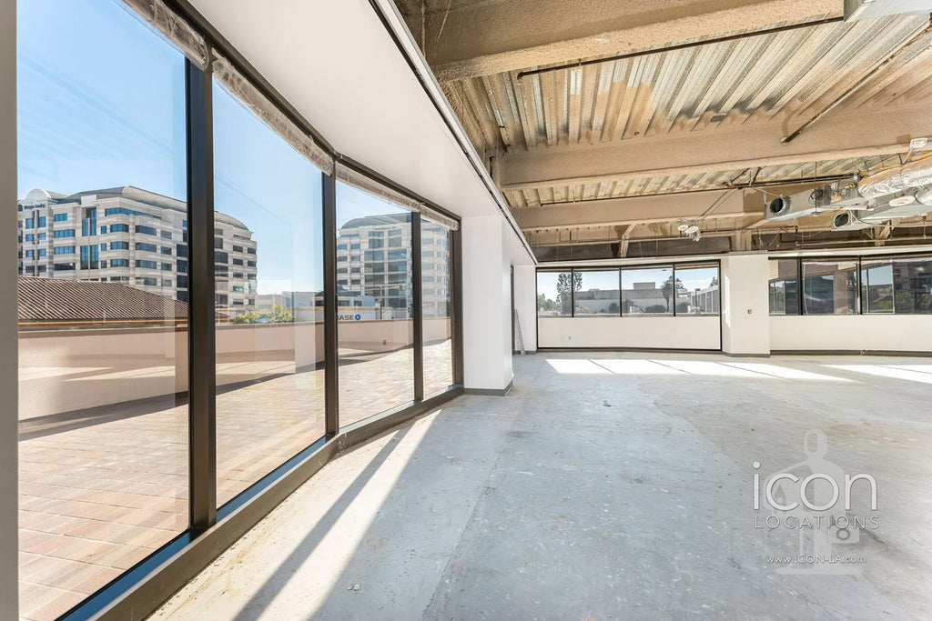 COMM3992 - Offices/Penthouse/Roof Deck