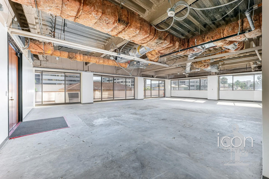 COMM3992 - Offices/Penthouse/Roof Deck