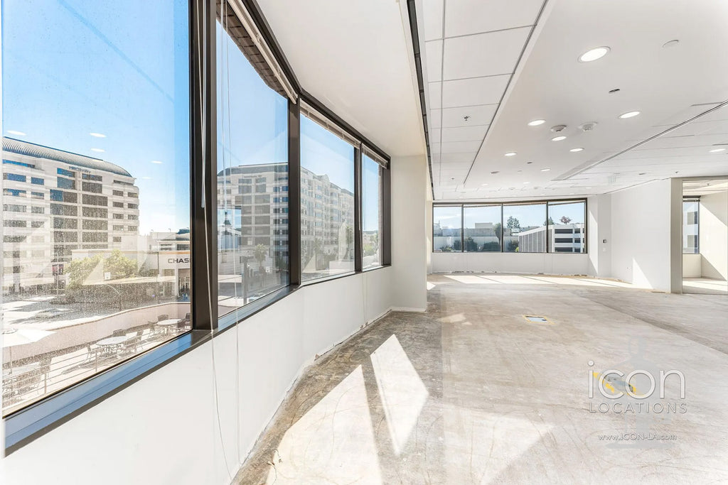 COMM3992 - Offices/Penthouse/Roof Deck