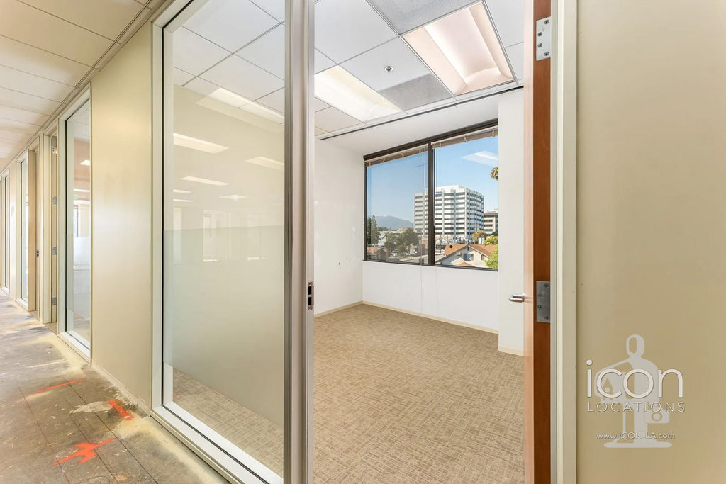 COMM3992 - Offices/Penthouse/Roof Deck