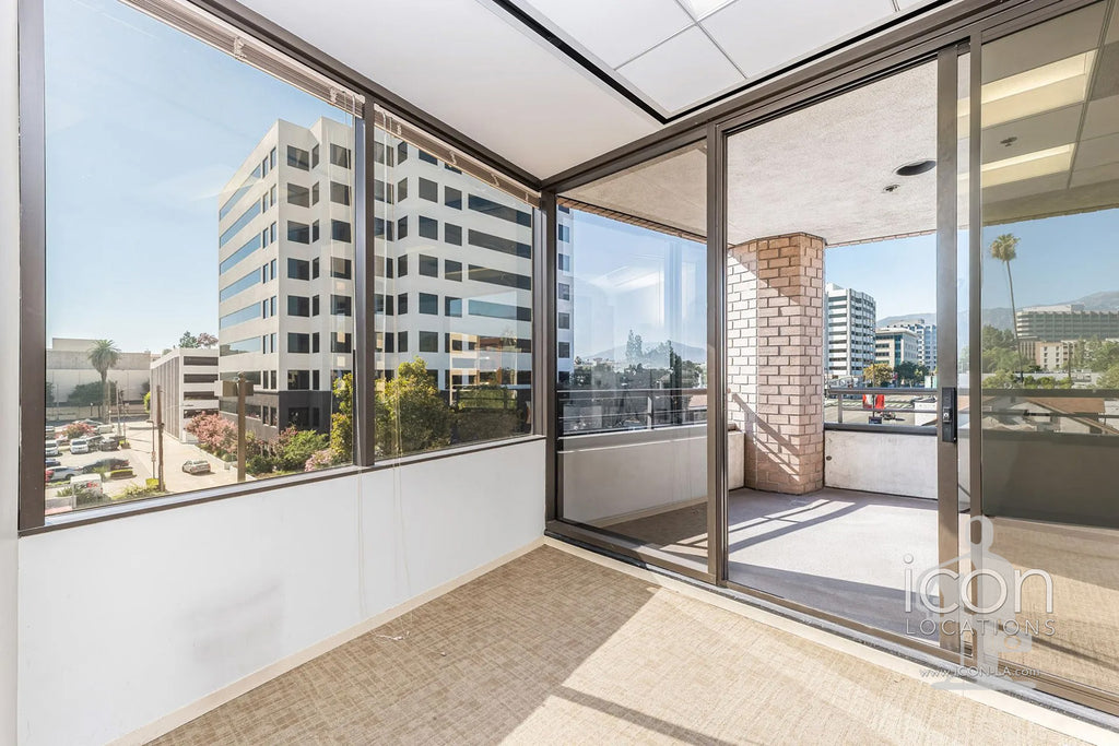 COMM3992 - Offices/Penthouse/Roof Deck