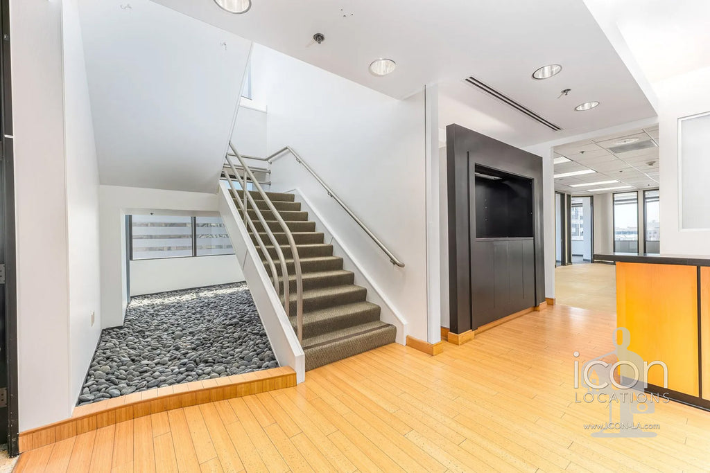 COMM3992 - Offices/Penthouse/Roof Deck