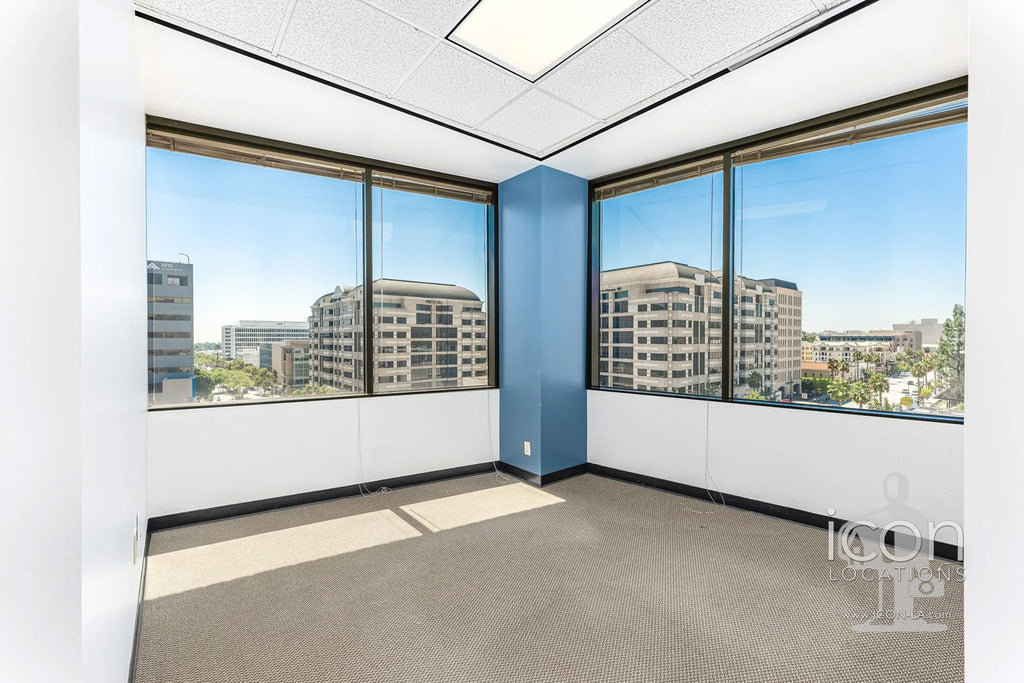 COMM3992 - Offices/Penthouse/Roof Deck