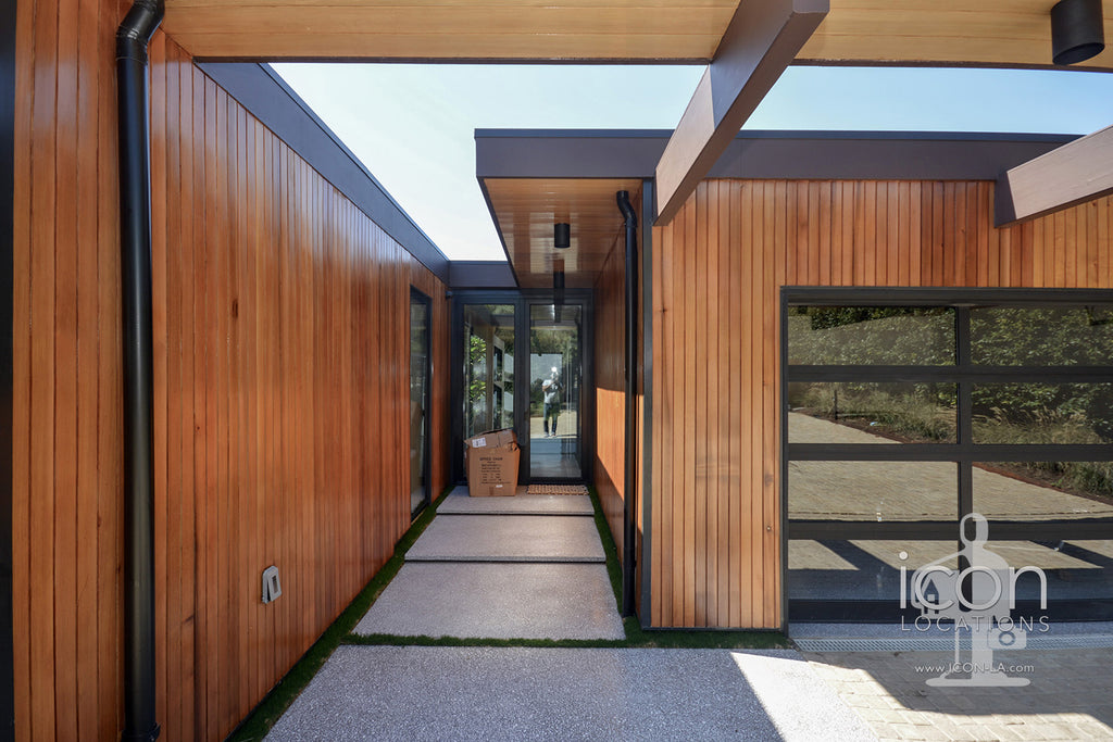 Mid Century Glass House - MID2087