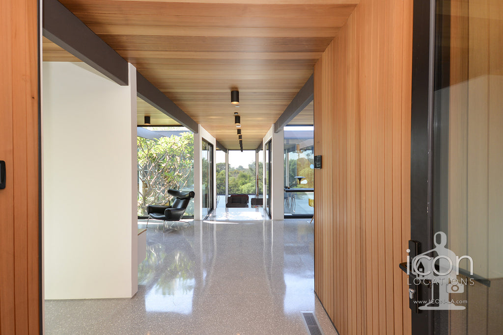 Mid Century Glass House - MID2087