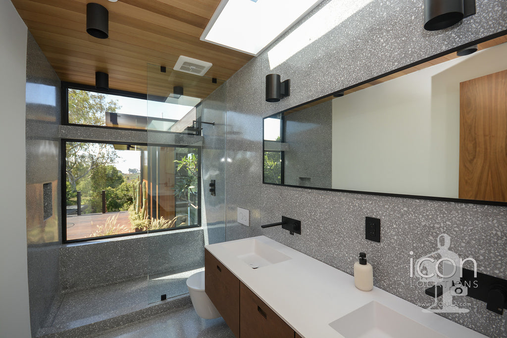 Mid Century Glass House - MID2087